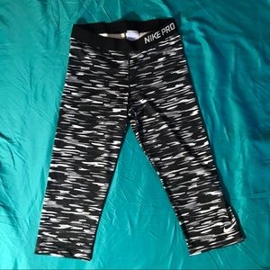 Nike dry fit cropped leggings